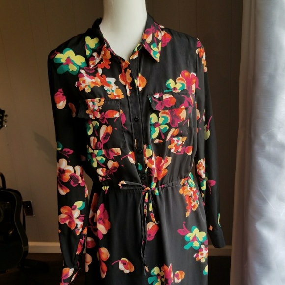 Merona Dresses & Skirts - Pretty long sleeved floral dress